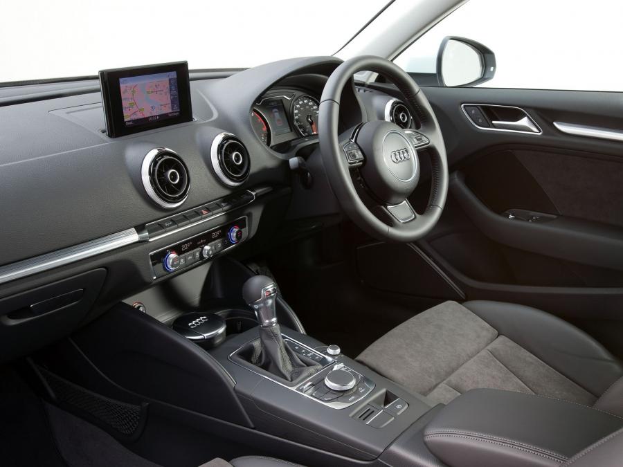 Торпедо Audi A3 1.8T (8V) 2012 года  (UK) (фото 27 из 30)